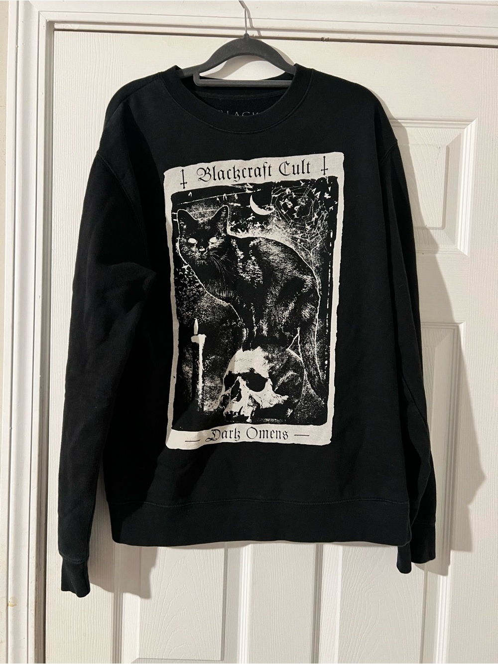 Blackcraft Cult "Dark Omens" tarot-inspired black cat on a skull sweater size M